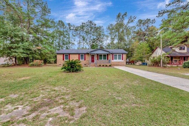 417 Joy Dr in Moncks Corner, SC - Building Photo - Building Photo