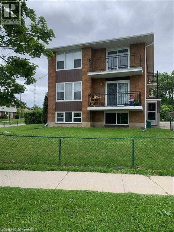 property at 6 Elmsdale Dr