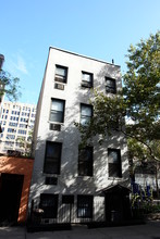 357 W 43rd St in New York, NY - Building Photo - Building Photo