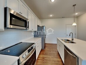 9045 Lucy Dr in Reynoldsburg, OH - Building Photo - Building Photo
