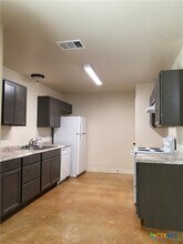 1111 N College St in Killeen, TX - Building Photo - Building Photo