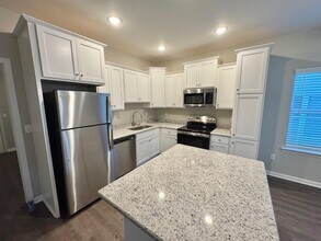 1954 Evanston Ave in Tallahassee, FL - Building Photo - Building Photo