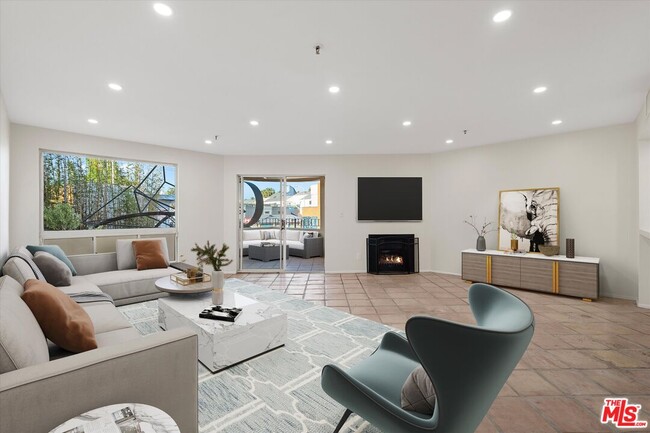 235 Main St in Los Angeles, CA - Building Photo - Building Photo