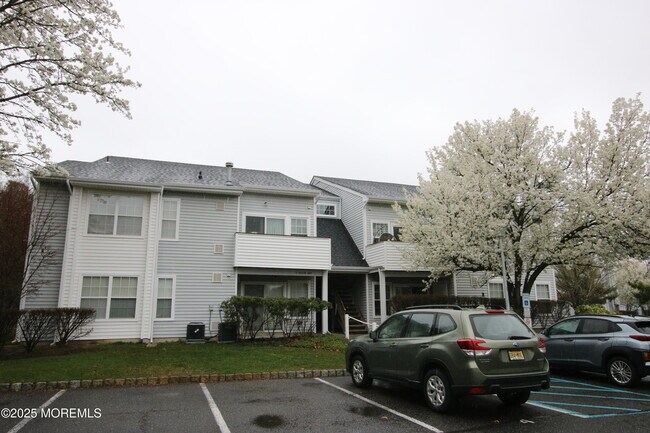 property at 7 Cavalerie Ct
