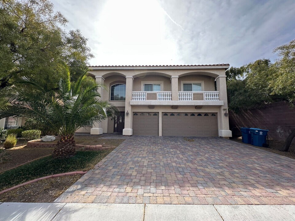 6605 Coronado Crest Ave in Las Vegas, NV - Building Photo