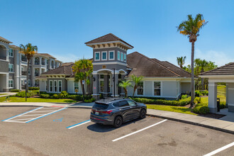 Parkway Place in Melbourne, FL - Building Photo - Building Photo