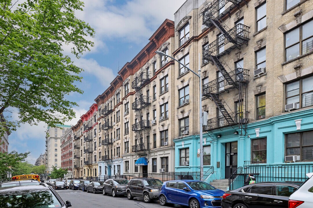 539 W 160th St in New York, NY - Building Photo