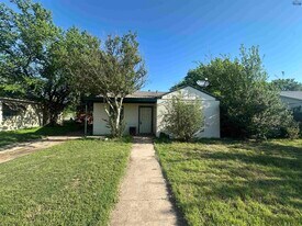 3202 Avenue S in Wichita Falls, TX - Building Photo