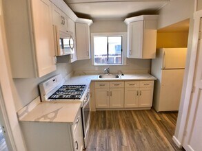 528 E Washington Ave in Sunnyvale, CA - Building Photo - Building Photo