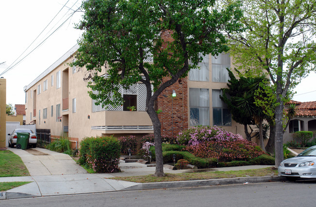 Carondelet Apartments in Inglewood, CA - Building Photo - Building Photo