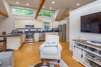 44 Russell St, Unit R in Plymouth, MA - Building Photo - Building Photo