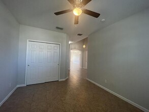 414 Fern Lake Dr in Orlando, FL - Building Photo - Building Photo