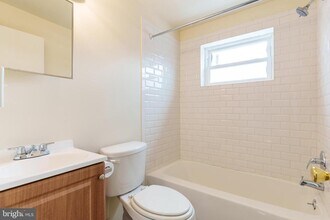 101 E Camden Ave in Moorestown, NJ - Building Photo - Building Photo