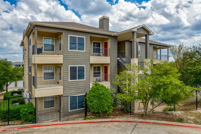 2320 Gracy Farms Ln