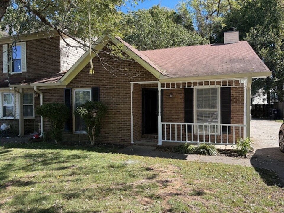 1638 N Tennessee Blvd in Murfreesboro, TN - Building Photo