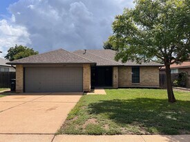 600 Eaglecreek Dr in Leander, TX - Building Photo