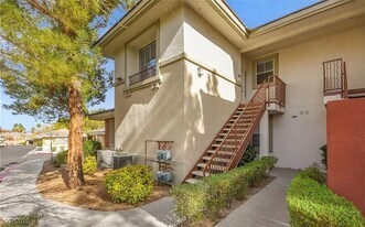 913 Duckhorn Ct in Las Vegas, NV - Building Photo