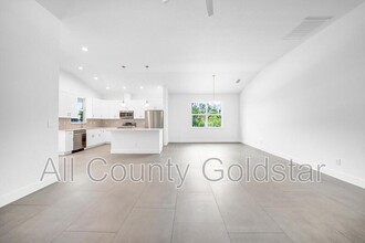 147 Ingram Blvd in Rotonda West, FL - Building Photo - Building Photo