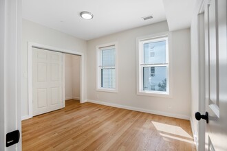 27 Linden St, Unit 1 in Boston, MA - Building Photo - Building Photo
