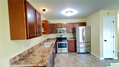 705 Blue Heron Dr in Allentown, PA - Foto de edificio - Building Photo