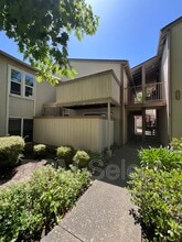 385 Camelback Rd in Pleasant Hill, CA - Building Photo - Building Photo