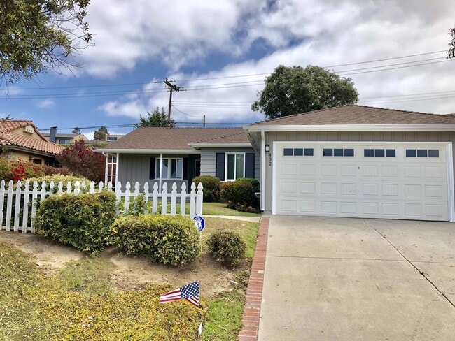 property at 432 Camino de Encanto