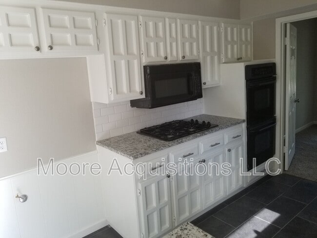 1833 Skyline Dr in Sherman, TX - Building Photo - Building Photo
