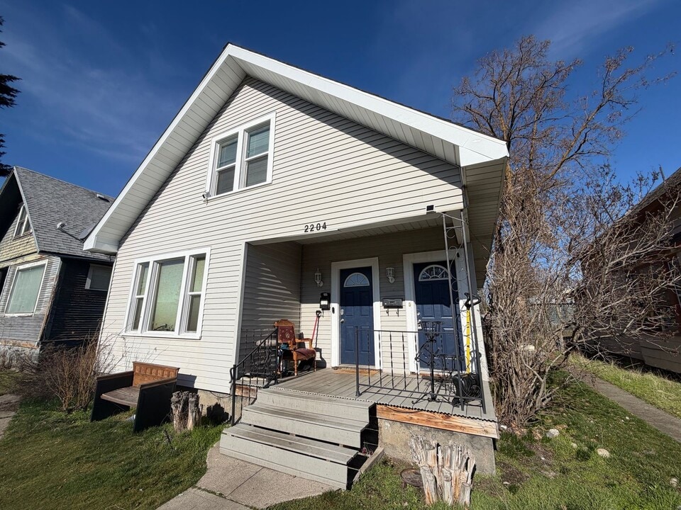 2204 W College Ave in Spokane, WA - Building Photo