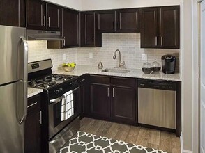 3900 Paces Walk SE, Unit 109 in Atlanta, GA - Building Photo - Building Photo