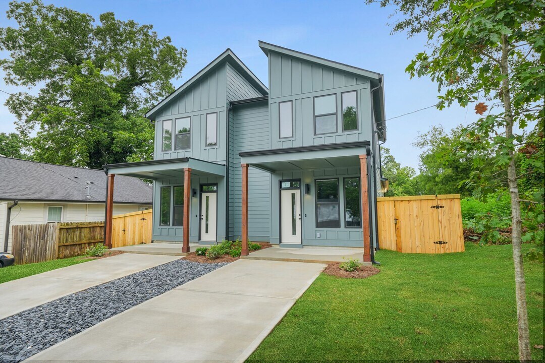 1223 Oakland Dr SW in Atlanta, GA - Building Photo