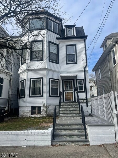 348 Clifton Ave in Newark, NJ - Building Photo