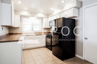 9719 E 4th St in Tulsa, OK - Building Photo - Building Photo