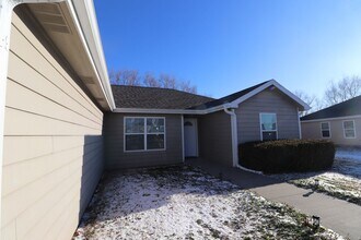 1637 14th St Pl in Junction City, KS - Building Photo - Building Photo