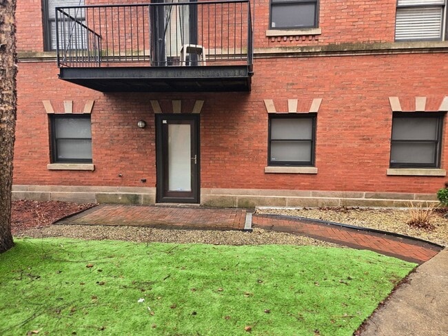 5948 S King Dr, Unit 1 in Chicago, IL - Building Photo - Building Photo