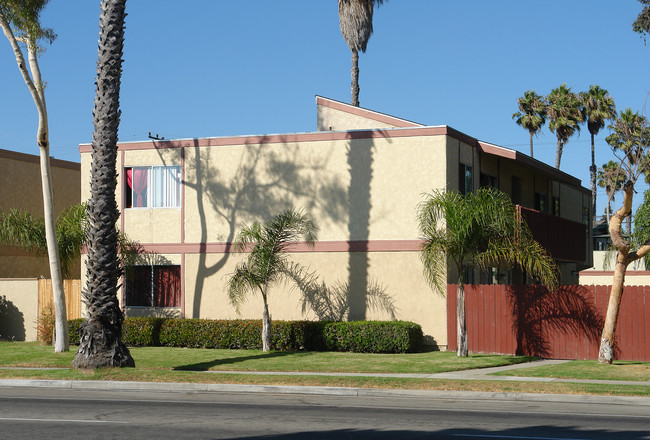 531 W Channel Islands Blvd in Oxnard, CA - Building Photo - Building Photo