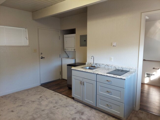 3564 Lake Tahoe Blvd in South Lake Tahoe, CA - Building Photo - Building Photo