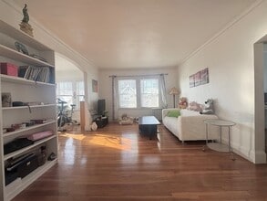 99 Westbourne Terrace, Unit 2 in Brookline, MA - Building Photo - Building Photo