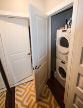 1925 Spruce St, Unit 1F in Philadelphia, PA - Building Photo - Building Photo
