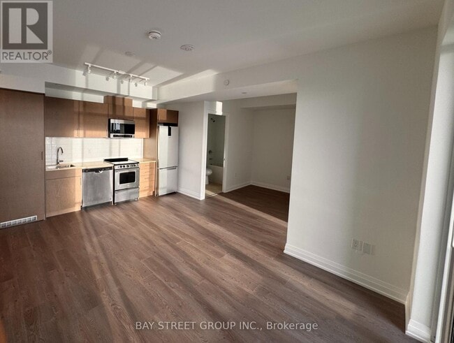 property at 412 Silver Maple Rd