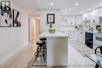 131 Beecroft Rd in Toronto, ON - Building Photo - Building Photo