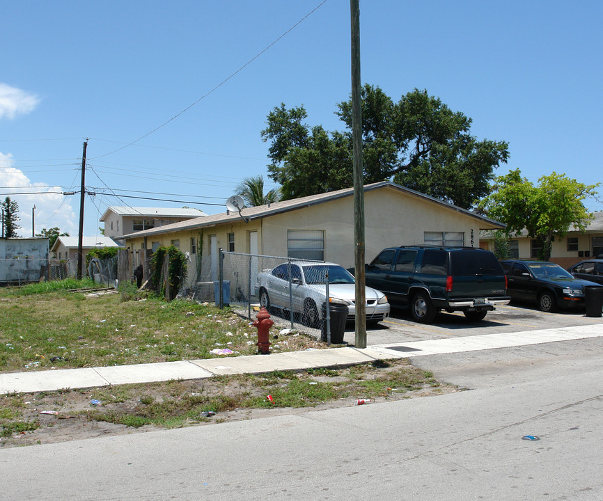 2857-2861 NW 14th St in Fort Lauderdale, FL - Building Photo