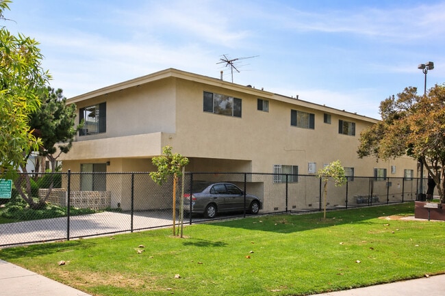 3431 Vinton Ave in Los Angeles, CA - Foto de edificio - Building Photo