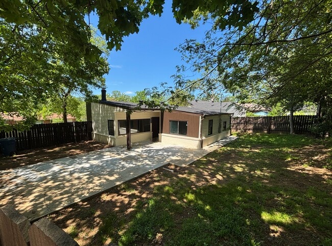 2801 Circlewood Rd in Little Rock, AR - Foto de edificio - Building Photo