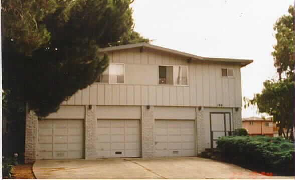 166 Dumbarton Ave in Redwood City, CA - Building Photo - Building Photo