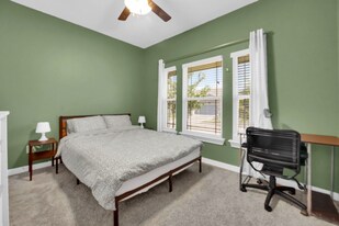 2113 Paxton Way in Denton, TX - Building Photo