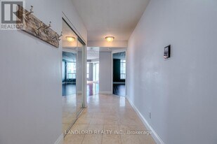 190 Manitoba St in Toronto, ON - Building Photo