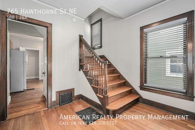 765 Hawthorne St NE in Grand Rapids, MI - Building Photo - Building Photo