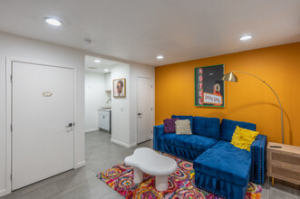 Lucky Lady Motel in Las Vegas, NV - Building Photo - Interior Photo