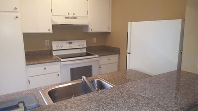 1459 N Camino Alto-Unit -#103 in Vallejo, CA - Foto de edificio - Building Photo