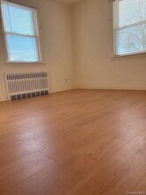 185 Emerson Pl in Valley Stream, NY - Building Photo - Building Photo